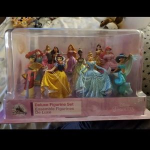 Disney's Deluxe Figurine Set
